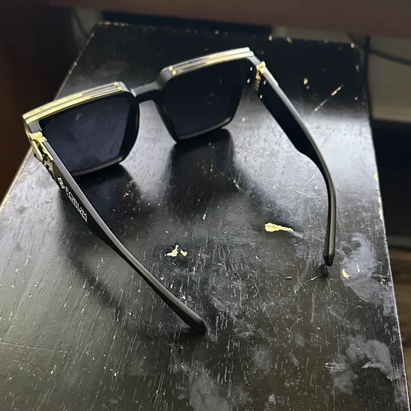 Women's Black Geometric Square Sunglasses with Gold Accent - Picture 3 of 11